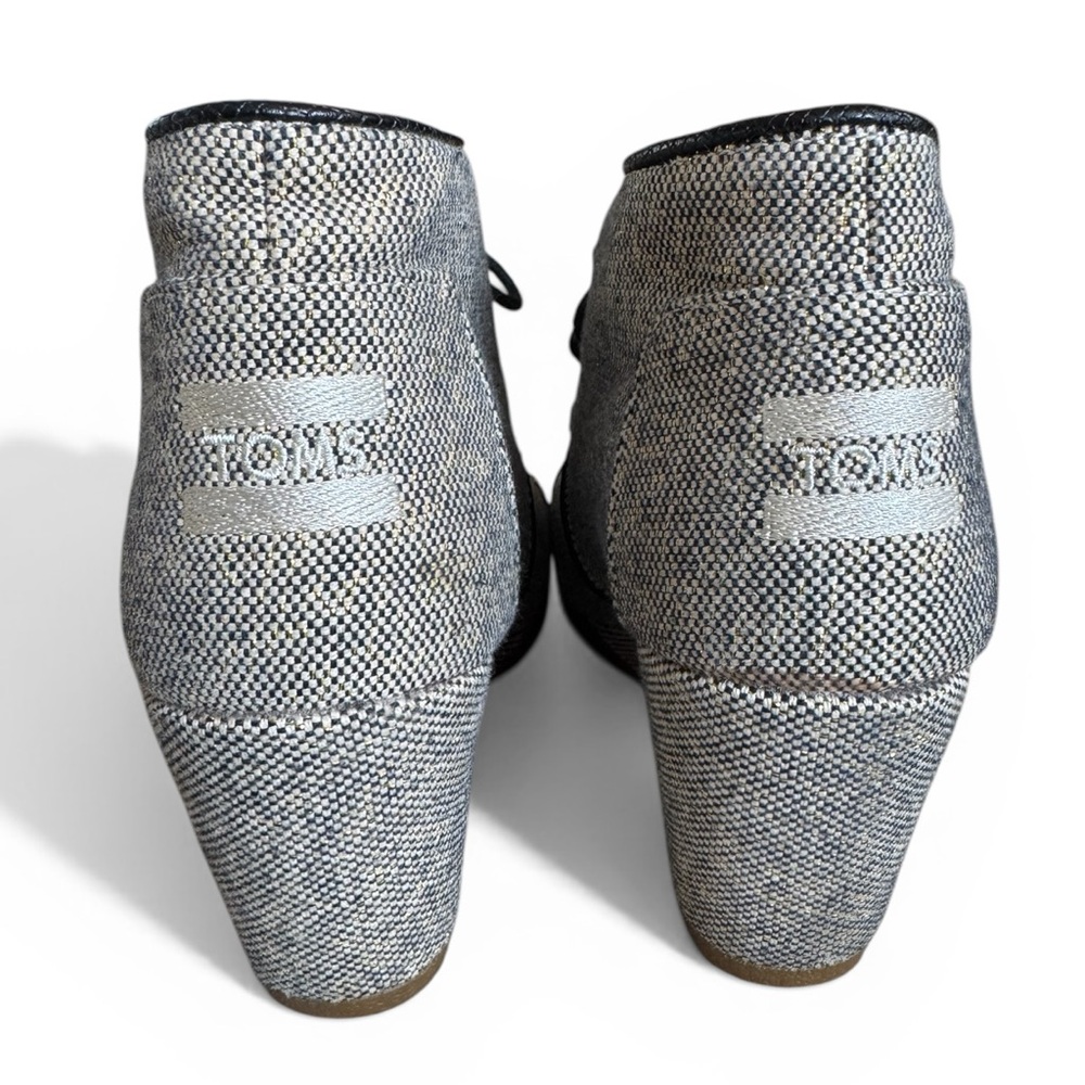 TOMS Wedge Ankle Booties Lace Up Tweed Black Cream Size 7 - Picture 4 of 10